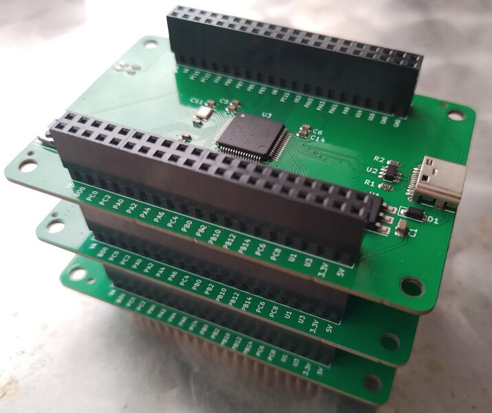 File:MEM24CXX Stacked with programmer and mcu.jpg